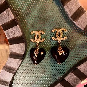 Chanel #5 drop purple heart gold tone earrings